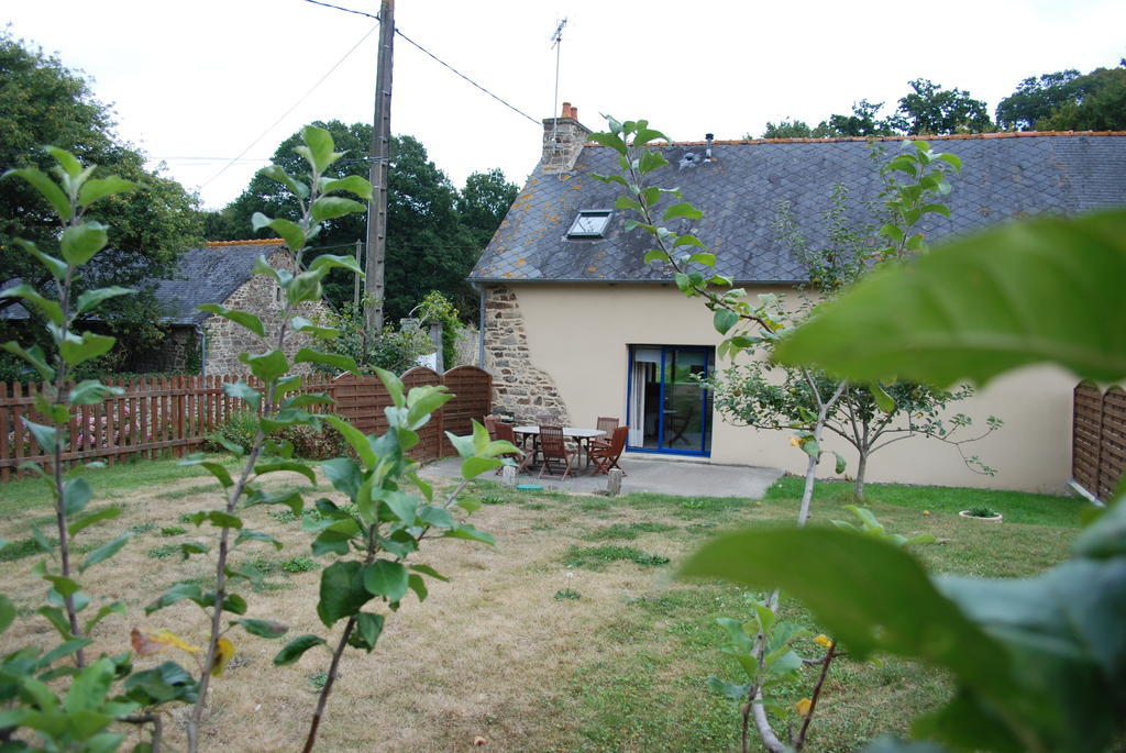 ホテル La Ferme Du Chauchix ランバル 部屋 写真