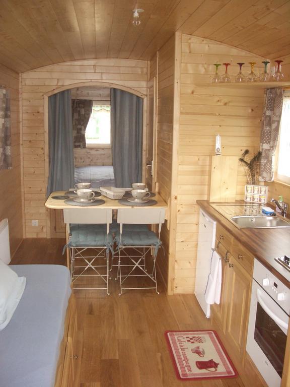 ホテル La Ferme Du Chauchix ランバル 部屋 写真